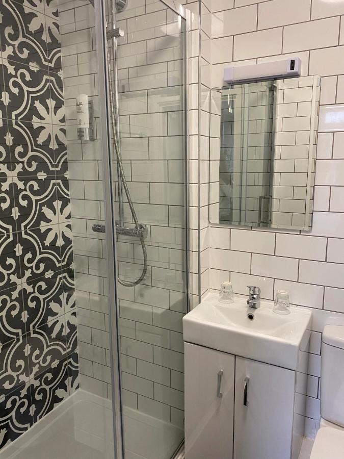 ניוקאסל Whites Hotel מראה חיצוני תמונה