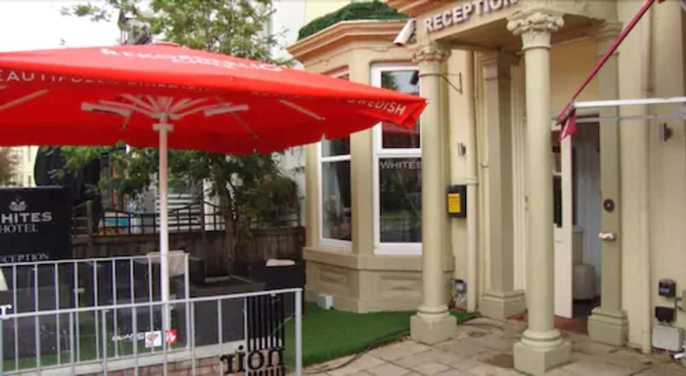ניוקאסל Whites Hotel מראה חיצוני תמונה